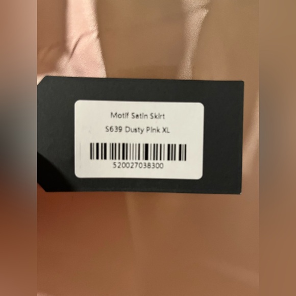 Aleeza Paris Dusty Pink Motif Satin Slip Skirt - Picture 5 of 15